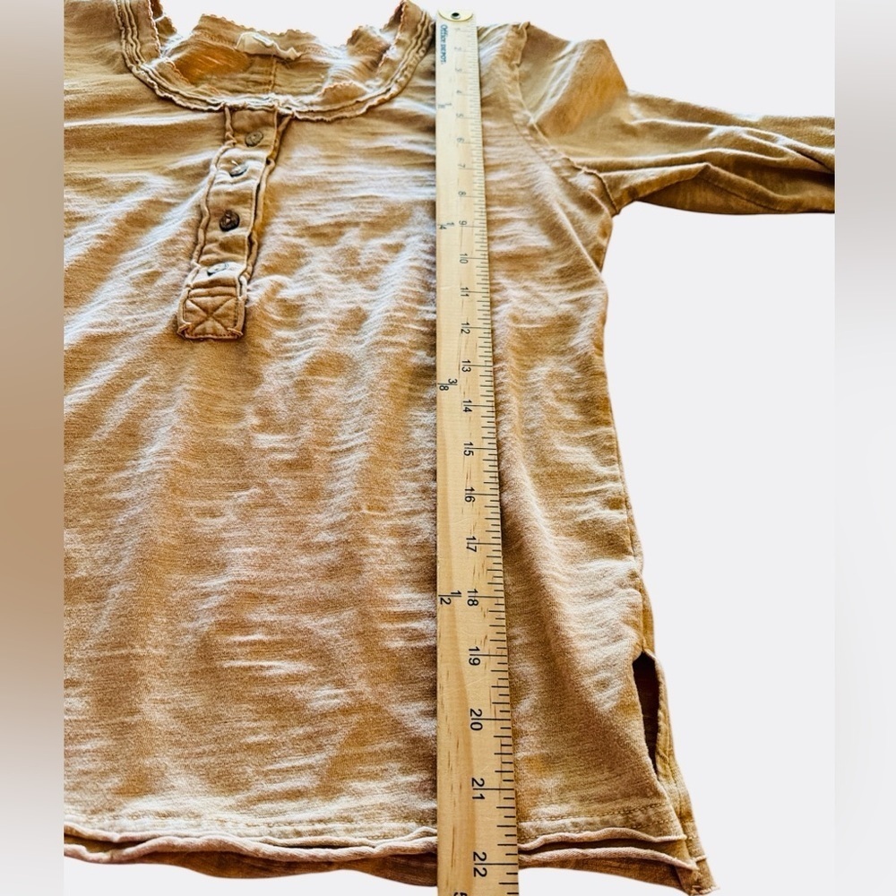 Easel Henley Long Sleeve Top Size Small Camel Color Scooped Neckline Relaxed Fit - Picture 12 of 13